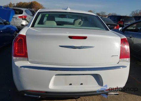 2016 Chrysler 300 Anniversary Edition z USA, uszkodzony, nr VIN 2C3CCAAG7GH128512